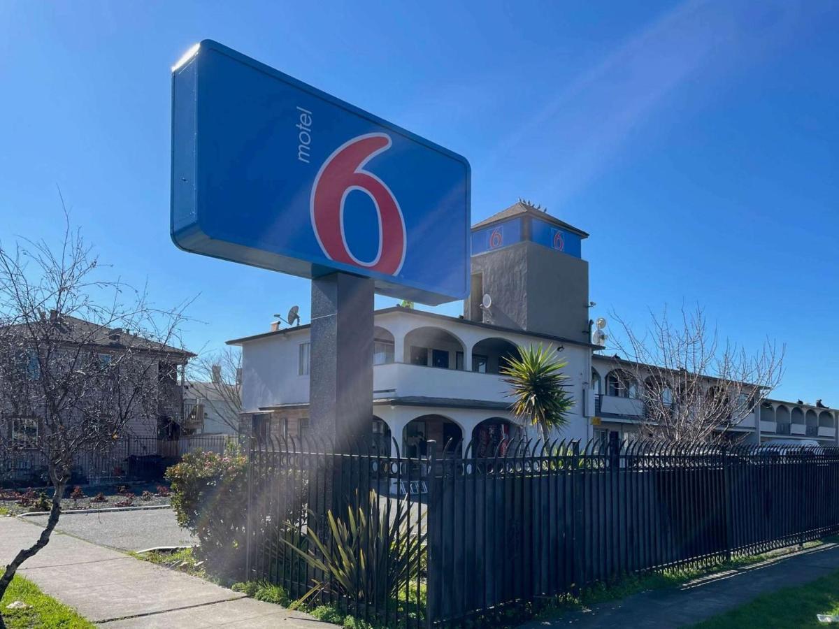 Motel 6 Richmond Ca Civic Center Exterior photo